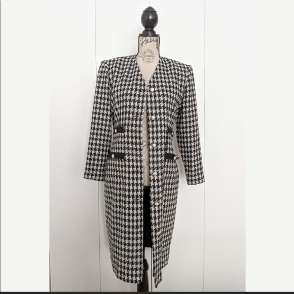 Vintage Jackets & Blazers - 🛍*Host Pick* Vintage Parisian style coat